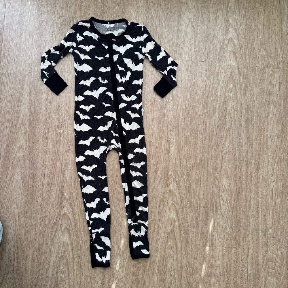 Posh Peanut Black and White Bat Print Footie